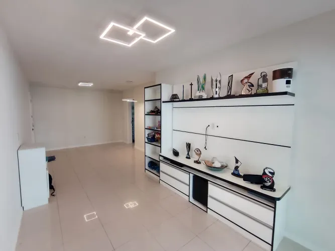Vendo Lindo Apartamento Reformado e Mobiliado no Condomínio Green Park/RIO2