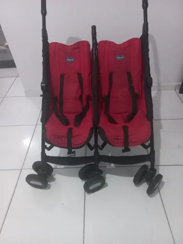 Carrinho para gêmeos