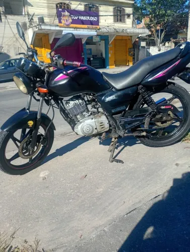 Vendo Suzuki YES 208 com os documentos em dia , recibo em mãos pronto pra transferir