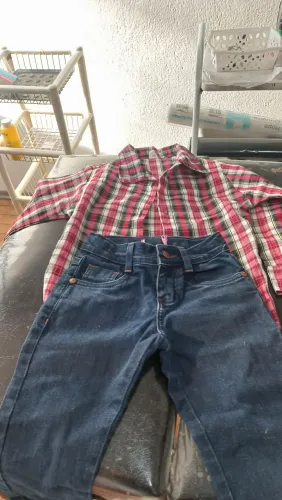Calça e blusa p menina ou menino festa junina 6 anos