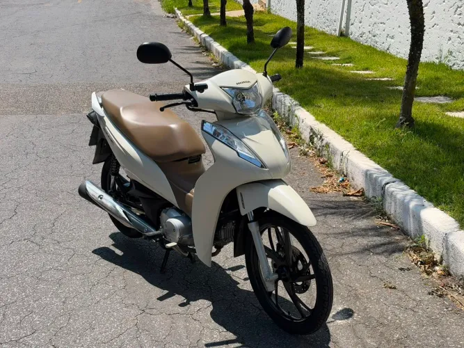 Honda Biz 125 completa