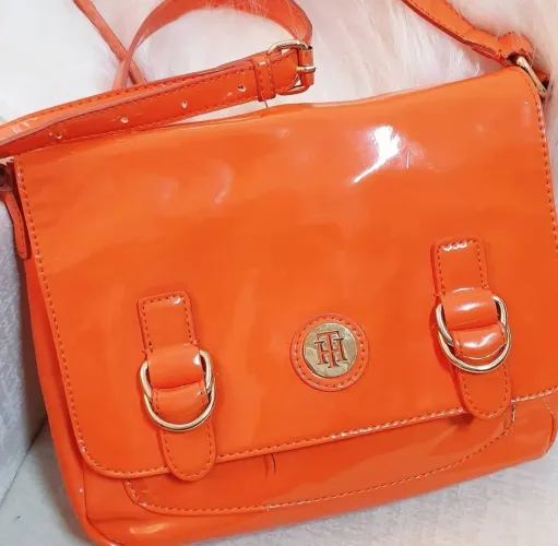 VENDO BOLSA MARCA TOMMY HILFIGER