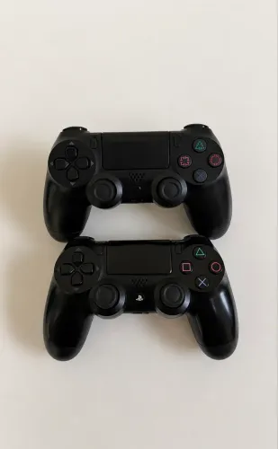 Playstation 4 Slim 1tb - Dualshock +2 Controller + 1 Jogo
