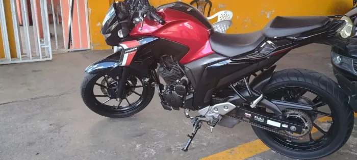 Yamaha FAZER FZ25 ABS VERMELHA 2024. WJ VEÍCULOS.