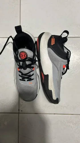 Basqueteira Under Armour Dagger