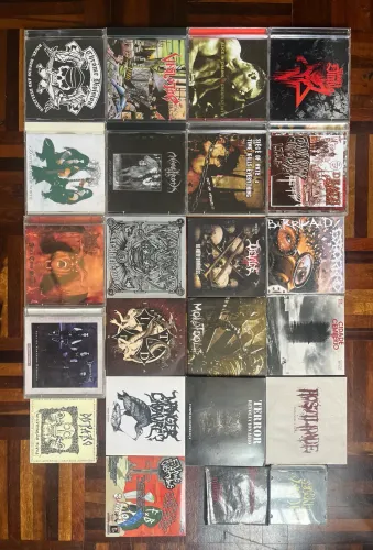 Coleção de CDs de Heavy Metal à venda