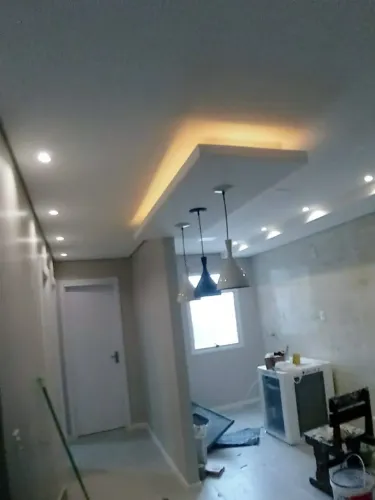 Execução de forro e parede de gesso acartonado