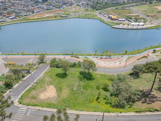 Terreno de Esquina à venda, com vista para o Lago de Olarias, 1932m² de terreno