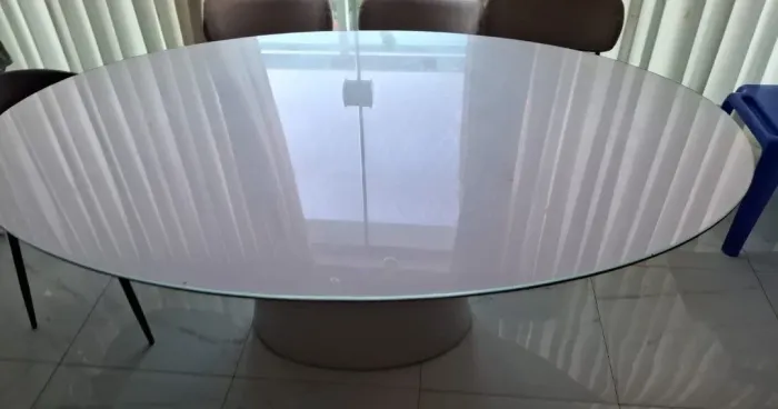 Mesa oval laqueada Branco Marfim