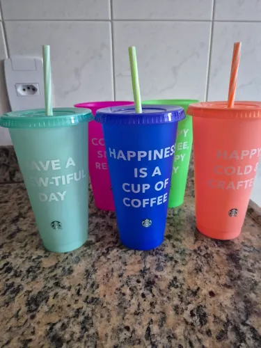 5 copos Starbucks 