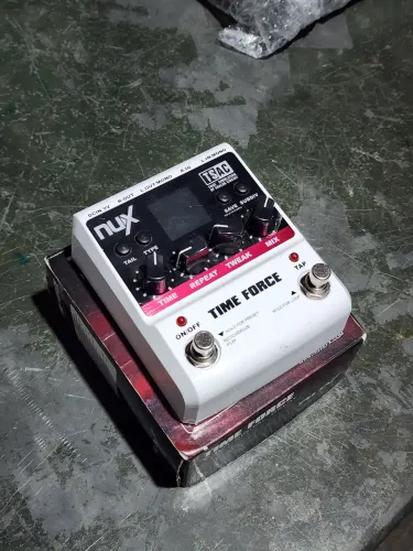 Pedal Nux Time Force Multi Digital Delay - Avariado
