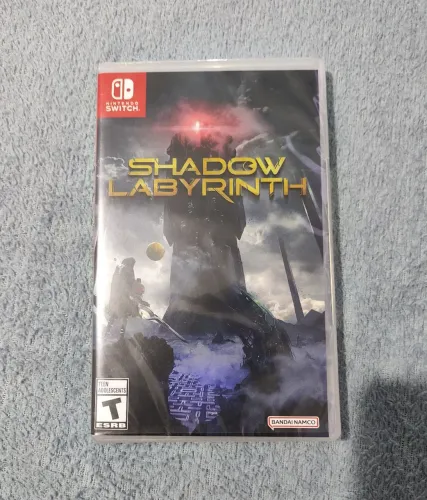 Shadow Labyrinth Switch - NOVO LACRADO