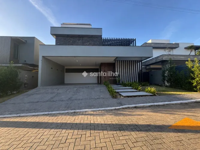 Casa em condomínio fechado com 03 dormitórios à venda, 233,50 m² - Campeche - Florianópoli