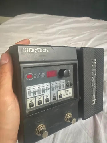 Pedaleira Digitech (Usado) para vender rápido