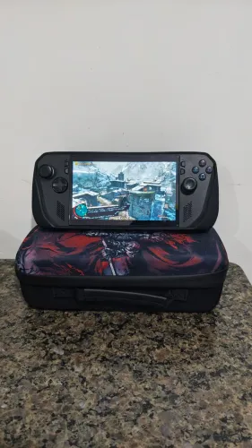 Rog Ally X com capa e estojo