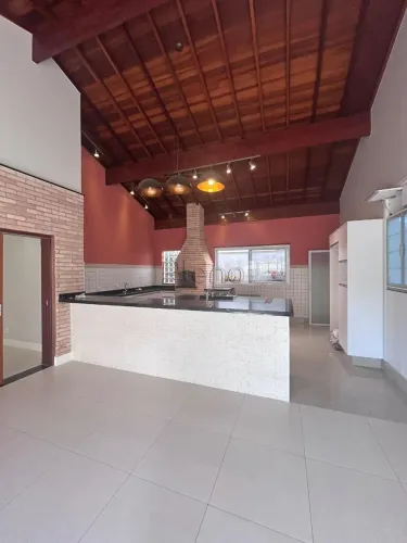 Casa à Venda e/ou Locação no Condomínio Reserva das Palmeiras em Valinhos, no bairro Jardi