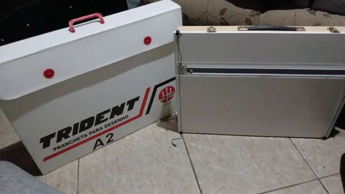 Kit Desenho Técnico Trident A2 - Prancheta + Pasta + Compasso | Canoas
