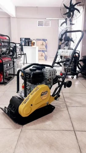 Placa Vibratória a gasolina 65kg e motor 7.5hp Buffalo Rental - Loja/Novo