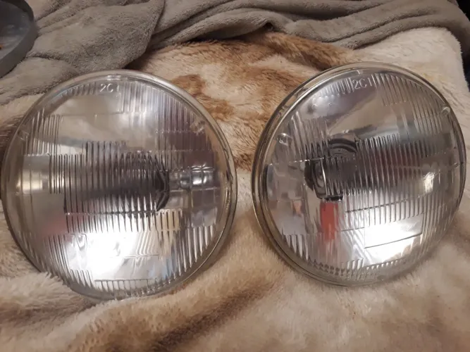 Par de faróis Sealed Beam 130mm modificado para usar lâmpadas H5