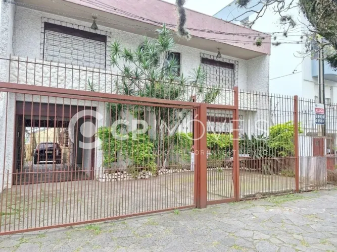 Casa Comercial para Alugar Próx. ao Hospital Banco de Olhos | Amplo Espaço e Estacionament