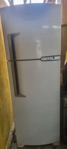 Geladeira Frost Free Duplex.