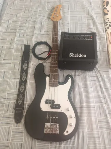 Contra Baixo e cubo para estudos.