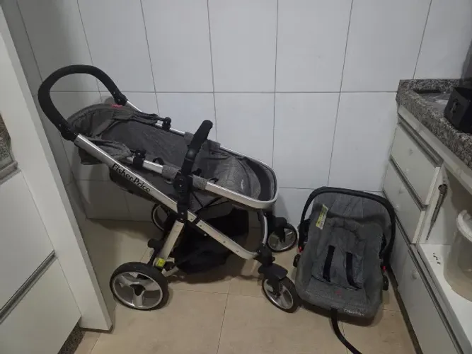 Vendo carrinho de bebê 3x1