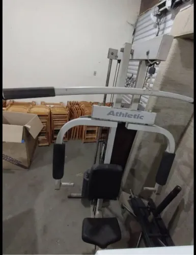 Aparelho de musculação 