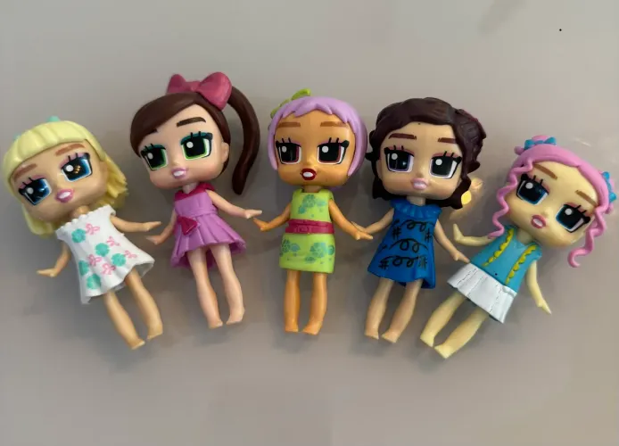Bonecas Boxy Girls 