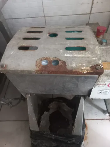 Máquina e massadeira de pães  e pasteis 
