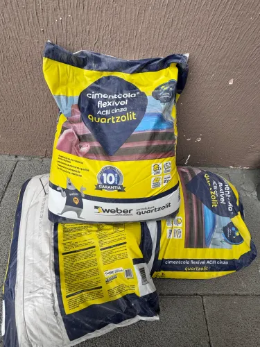 Argamassa AC3 três sacos 20 kg