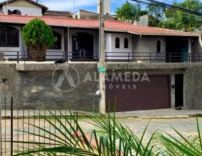 CASA À VENDA NO BAIRRO VELHA EM BLUMENAU!