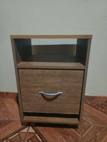 Mini cômoda com gaveta