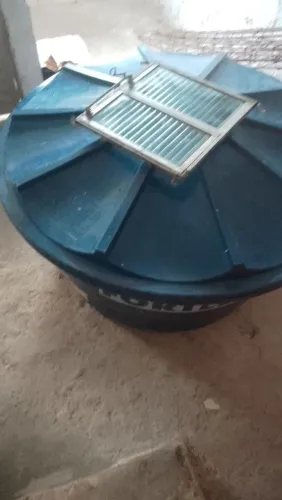 vendo tanque de 500 litros  basculante 40 x40    140 reais os dois obs o tanque p colar