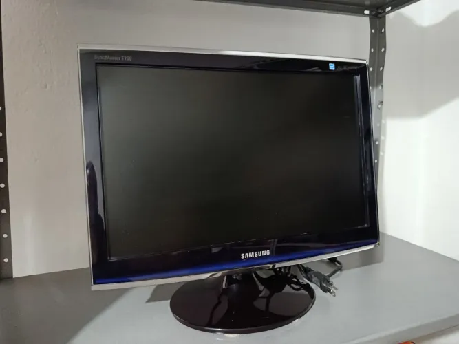 Monitor 19" Polegadas 