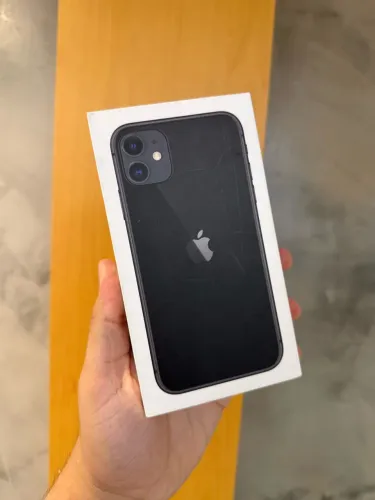 Caixa de iPhone 11 128GB Preto