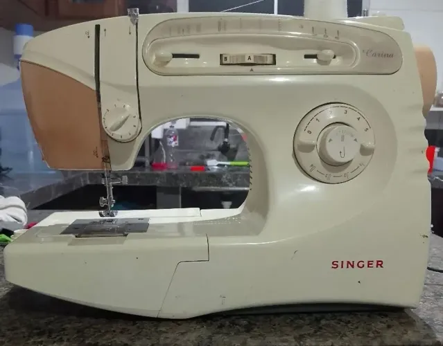 Vendo máquina de costura