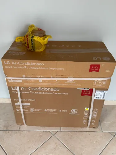 Ar condicionado LG 9000 Btus quente frio, inverter