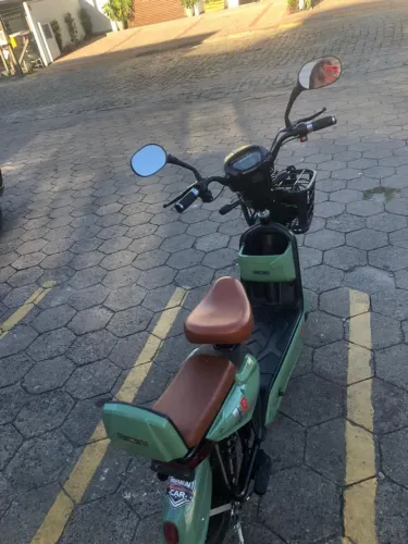 Vendo scooter nova pouco tempo de uso