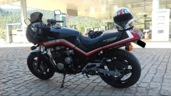 CBX 750F Black Japonesa