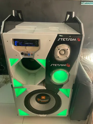 Vendo caixa bob grande *88