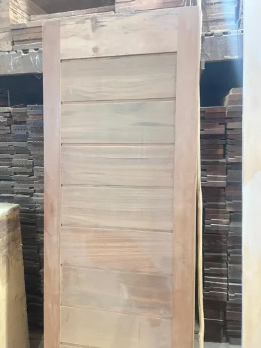 Porta Externa de Madeira Muiracatiara | Aracaju SE