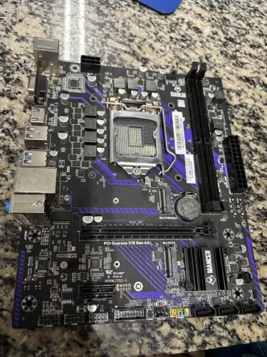Placa Mãe B560 DDR4 (Com Defeito)