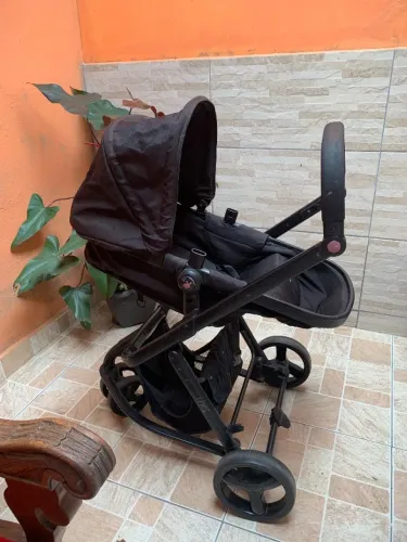 carrinho de bebê Safety 1st Mobi na cor preta