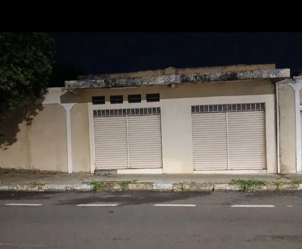 ALUGA-SE PONTO COMERCIAL - PARTICULAR
