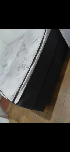 Vendo box de casal + colchão