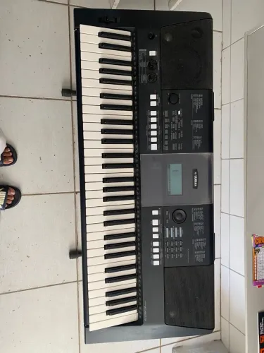 Teclado Yamaha PSR-E423