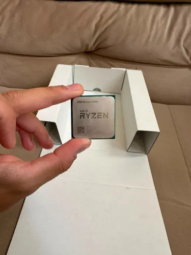 Processador AMD Ryzen 3 3200G - Com Nota Fiscal