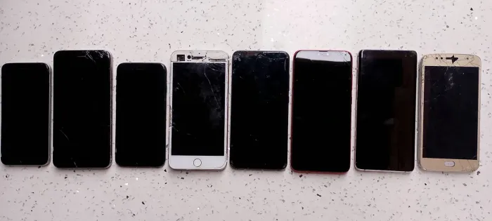8 celulares para conserto ou peças/VENDA SEM GARANTIA!