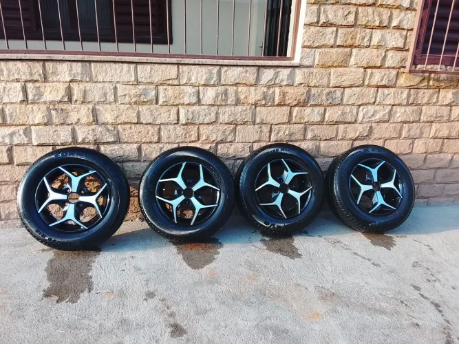 Rodas aro 13 com pneus meia vida 